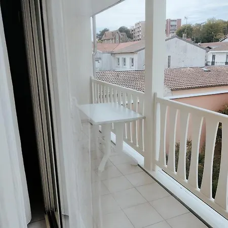 Bright Flat 10min Walk From The Beach Apartmán *