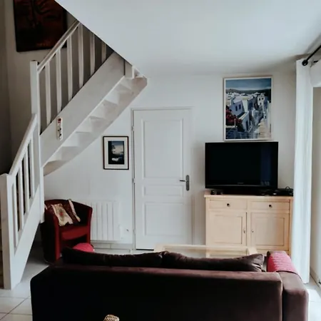 Apartmán Bright Flat 10min Walk From The Beach *