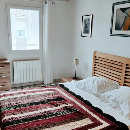 Bright Flat 10min Walk From The Beach Apartmán *
