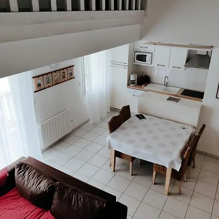 Apartmán Bright Flat 10min Walk From The Beach