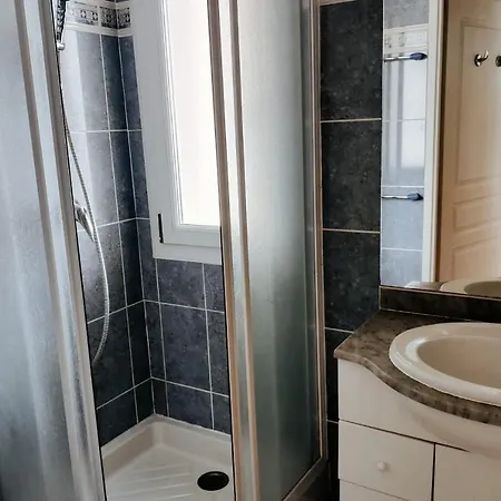 Apartmán Bright Flat 10min Walk From The Beach *